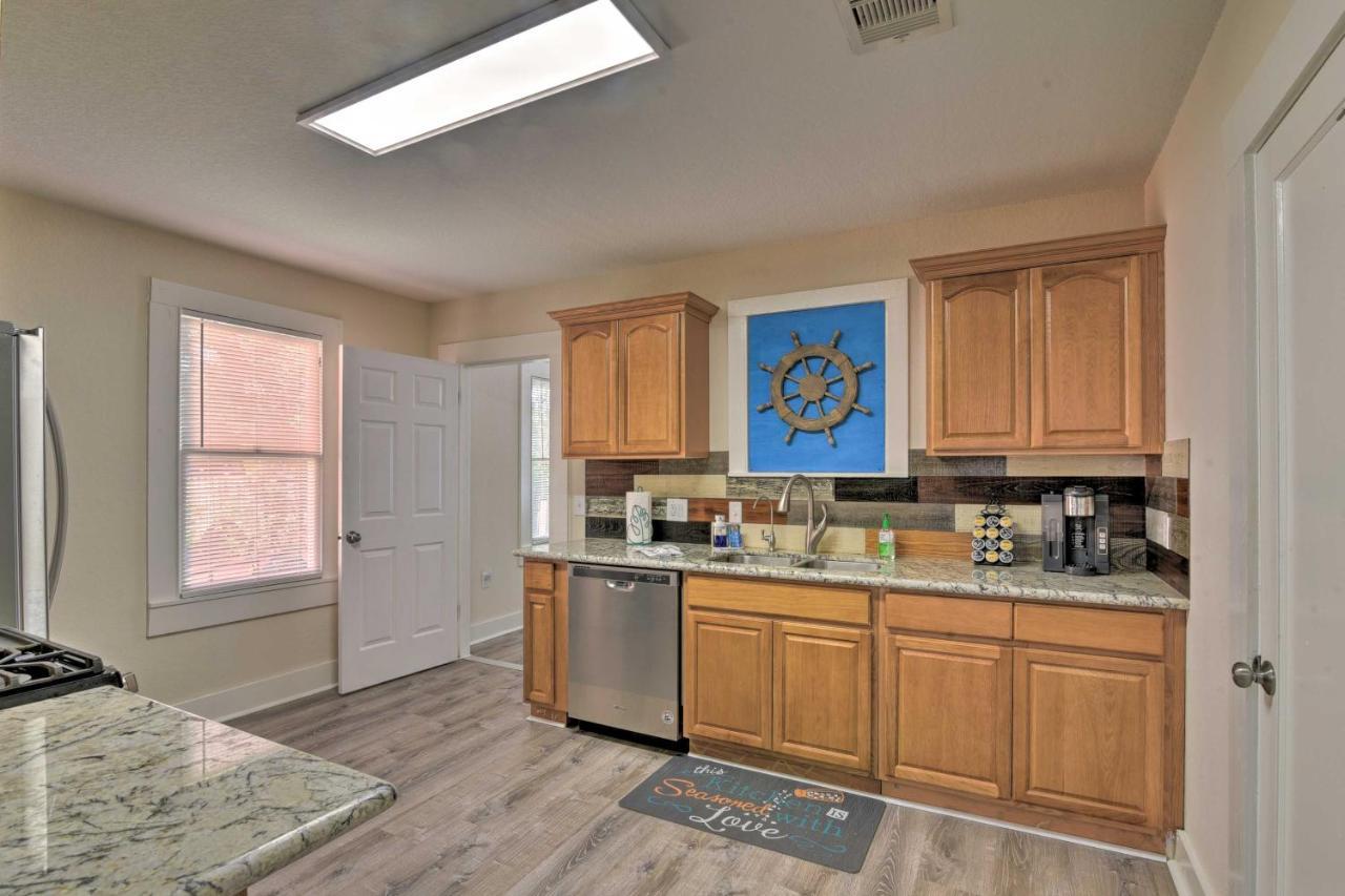 Bright Galveston Bungalow Half Mi To Pleasure Pier المظهر الخارجي الصورة